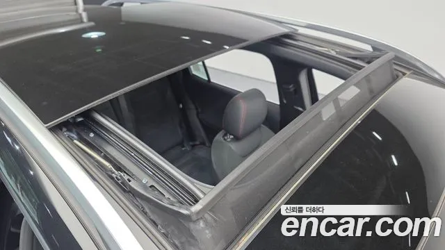 Mercedes-Benz EQB — фото 19