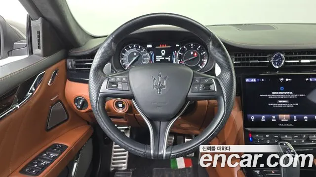 Maserati Quattroporte — фото 12