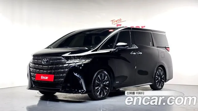 Toyota Alphard — фото 1
