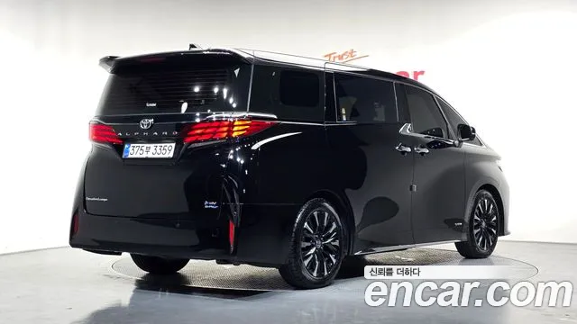 Toyota Alphard — фото 2