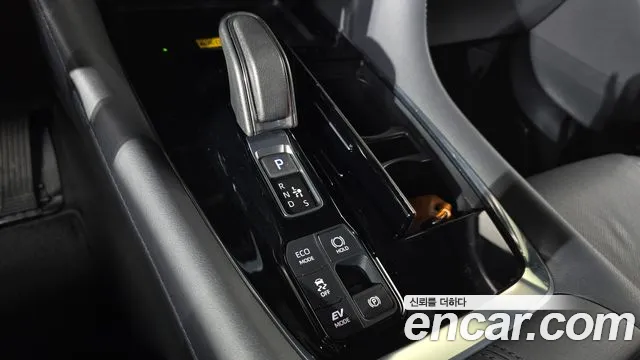 Toyota Alphard — фото 9
