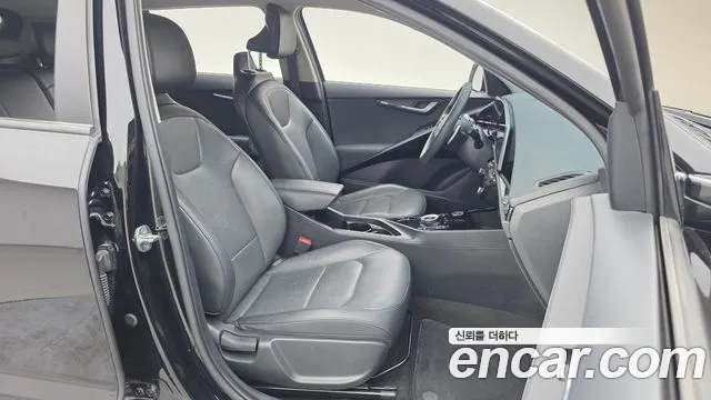 Kia Niro — фото 11