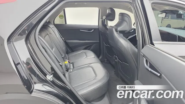 Kia Niro — фото 12
