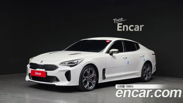 Kia Stinger — фото 1