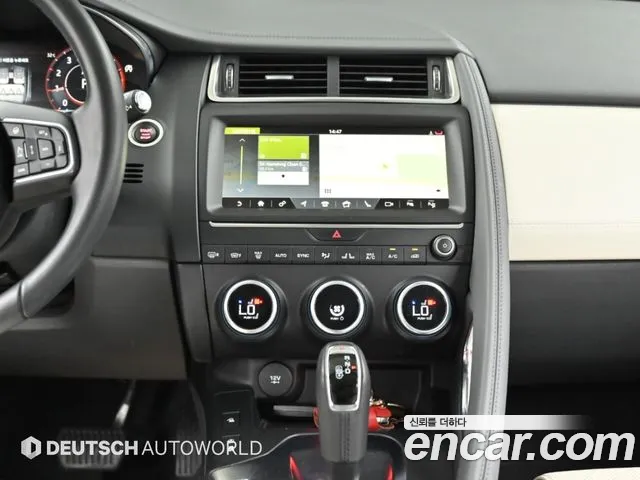 Jaguar E-PACE — фото 14