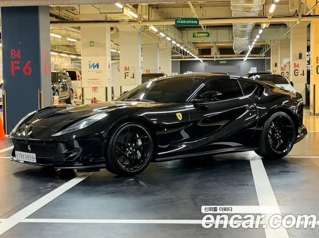 Ferrari 812