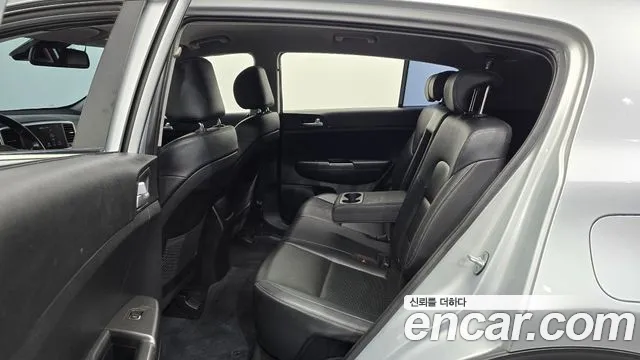 Kia Sportage — фото 12