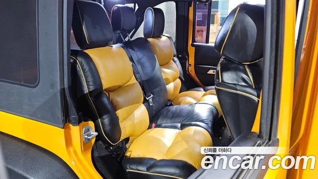 Jeep Wrangler — фото 11