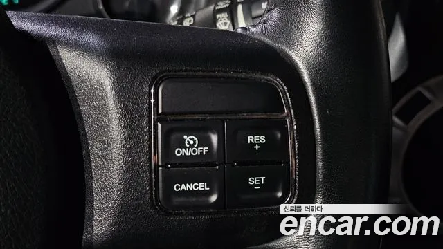 Jeep Wrangler — фото 16