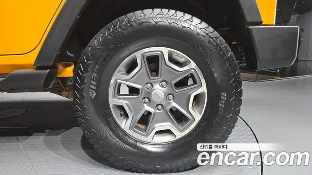 Jeep Wrangler — фото 20