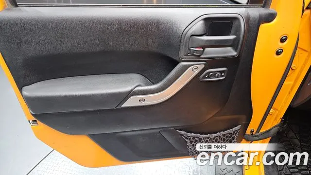Jeep Wrangler — фото 23