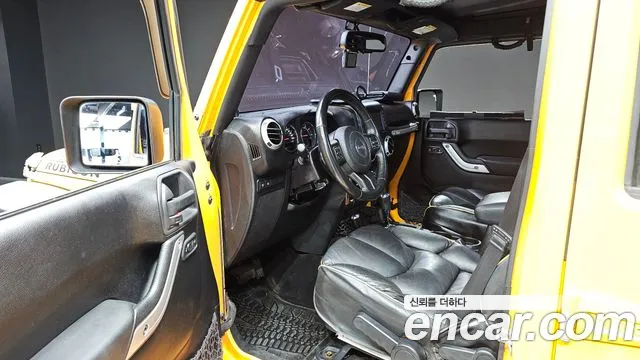 Jeep Wrangler — фото 10