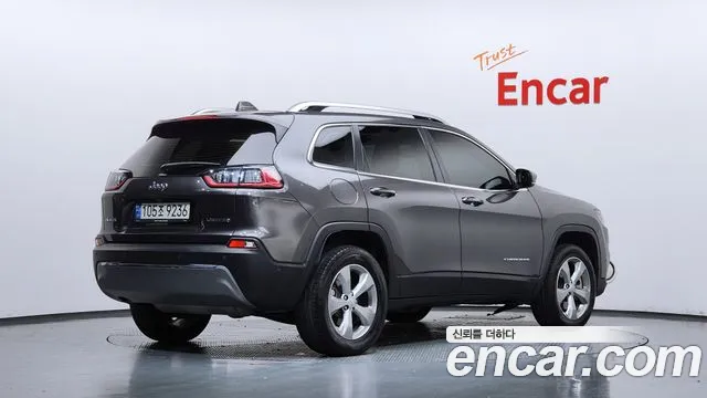 Jeep Cherokee — фото 2