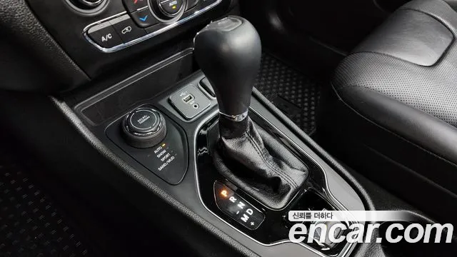 Jeep Cherokee — фото 9