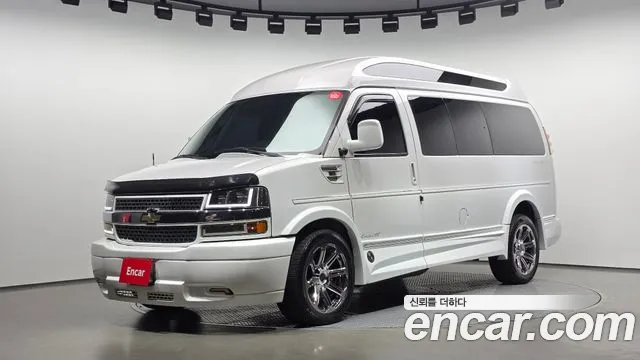 Chevrolet Express Van — фото 1