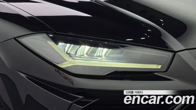 Lamborghini Urus — фото 22