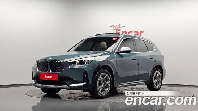BMW iX1