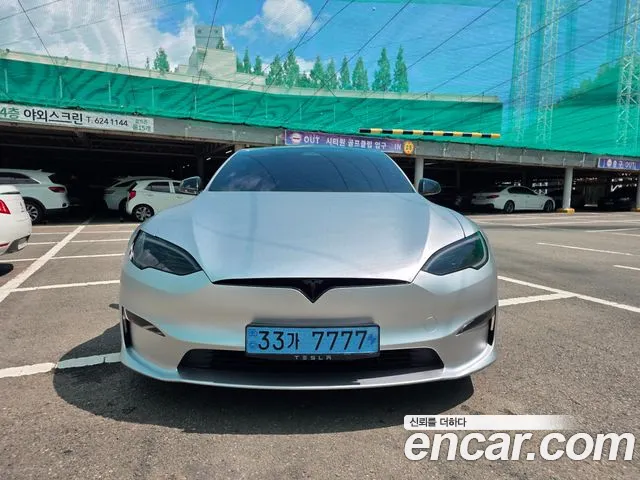 Tesla Model S — фото 1