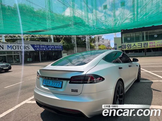 Tesla Model S — фото 4