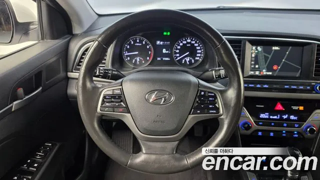 Hyundai Avante — фото 11