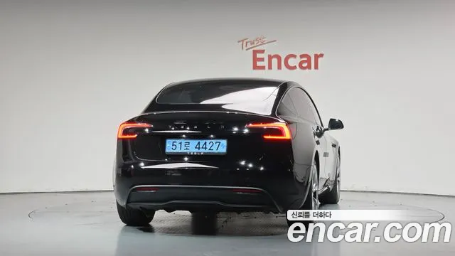 Tesla Model 3 — фото 3