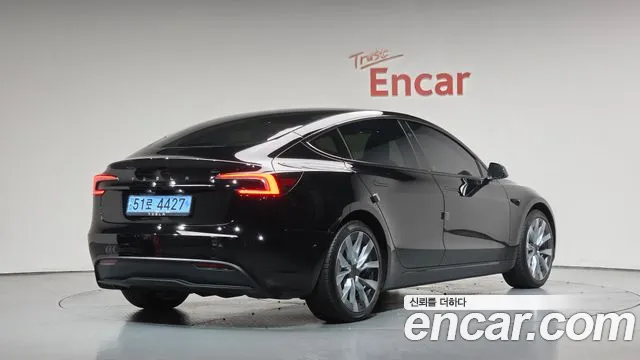 Tesla Model 3 — фото 1