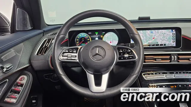 Mercedes-Benz EQC — фото 13