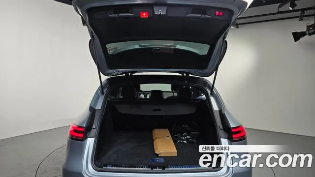 Mercedes-Benz EQC — фото 17
