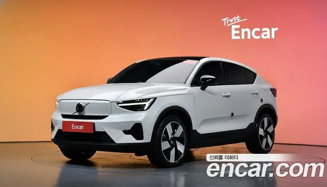 Volvo C40 — фото 1