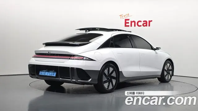 Hyundai Ioniq 6 — фото 1
