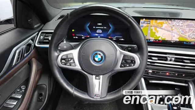 BMW i4 — фото 14