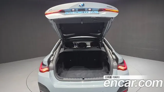 BMW i4 — фото 17