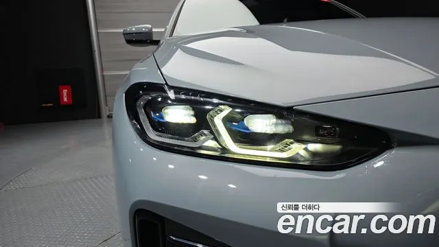BMW i4 — фото 22