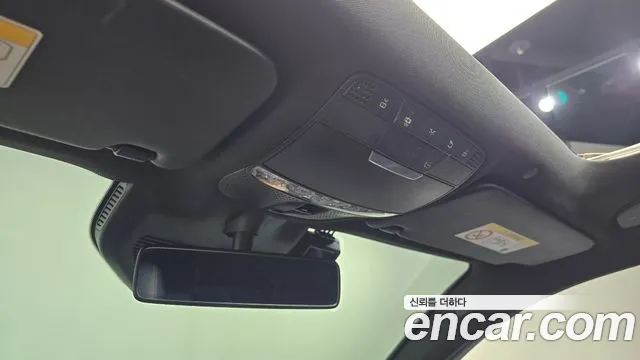 Mercedes-Benz EQC — фото 20