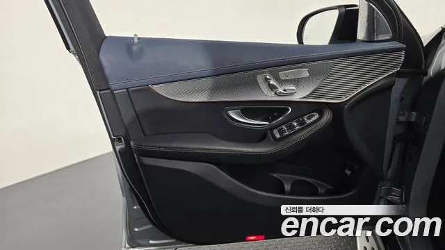 Mercedes-Benz EQC — фото 25