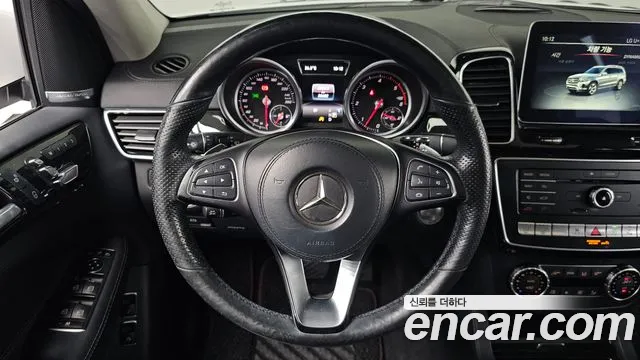 Mercedes-Benz GLS-Class — фото 13
