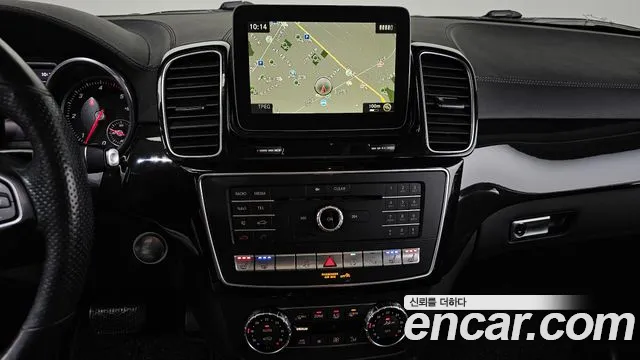 Mercedes-Benz GLS-Class — фото 14