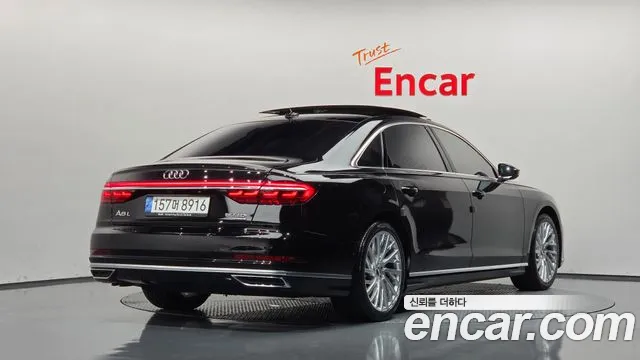 Audi A8 — фото 2