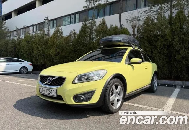 Volvo C30 — фото 1
