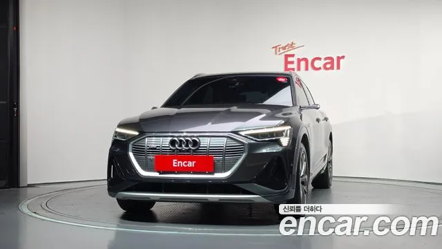 Audi e-tron — фото 3
