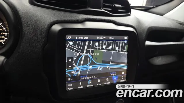 Jeep Renegade — фото 15