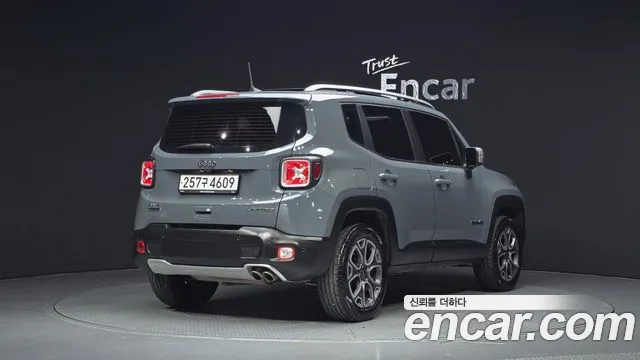 Jeep Renegade — фото 2