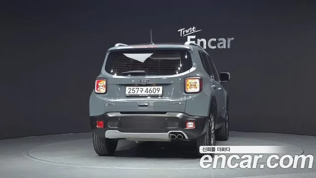 Jeep Renegade — фото 4