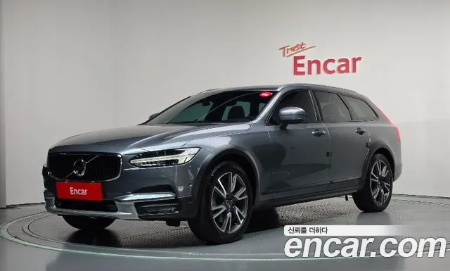 Volvo V90 — фото 1