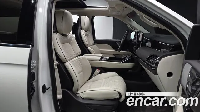 Lincoln Navigator — фото 11