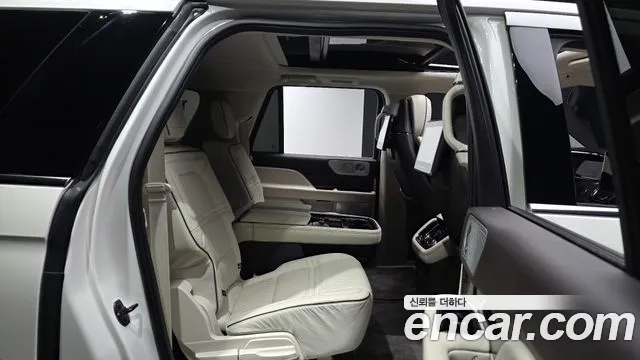 Lincoln Navigator — фото 12