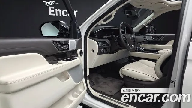Lincoln Navigator — фото 10