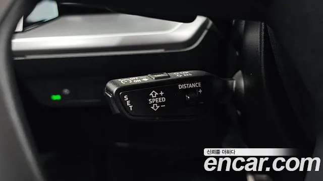 Audi Q4 e-tron — фото 15