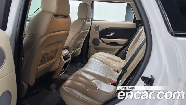 Land Rover Range Rover Evoque — фото 12