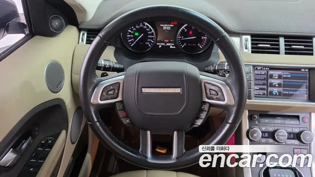 Land Rover Range Rover Evoque — фото 13